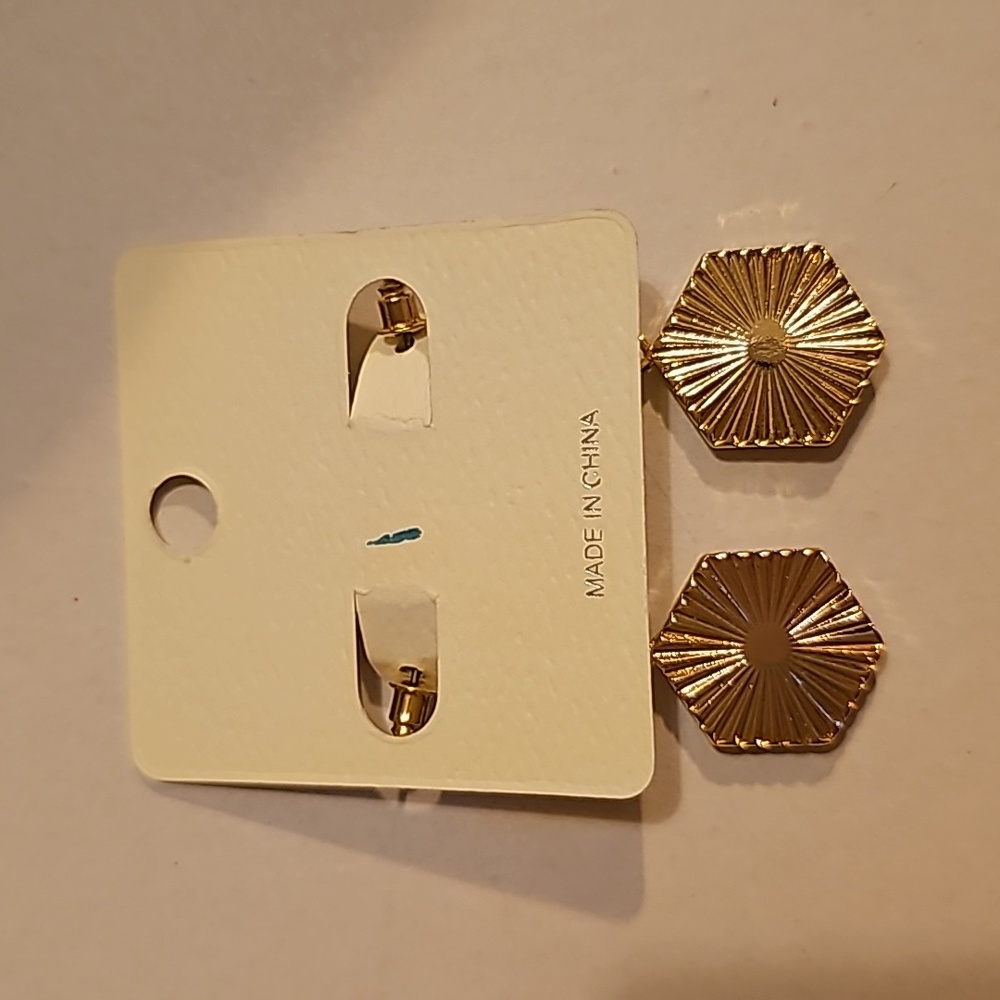 LOU & CO NWT Gold hoop drop earrings hexagon white stone center - Picture 5 of 5